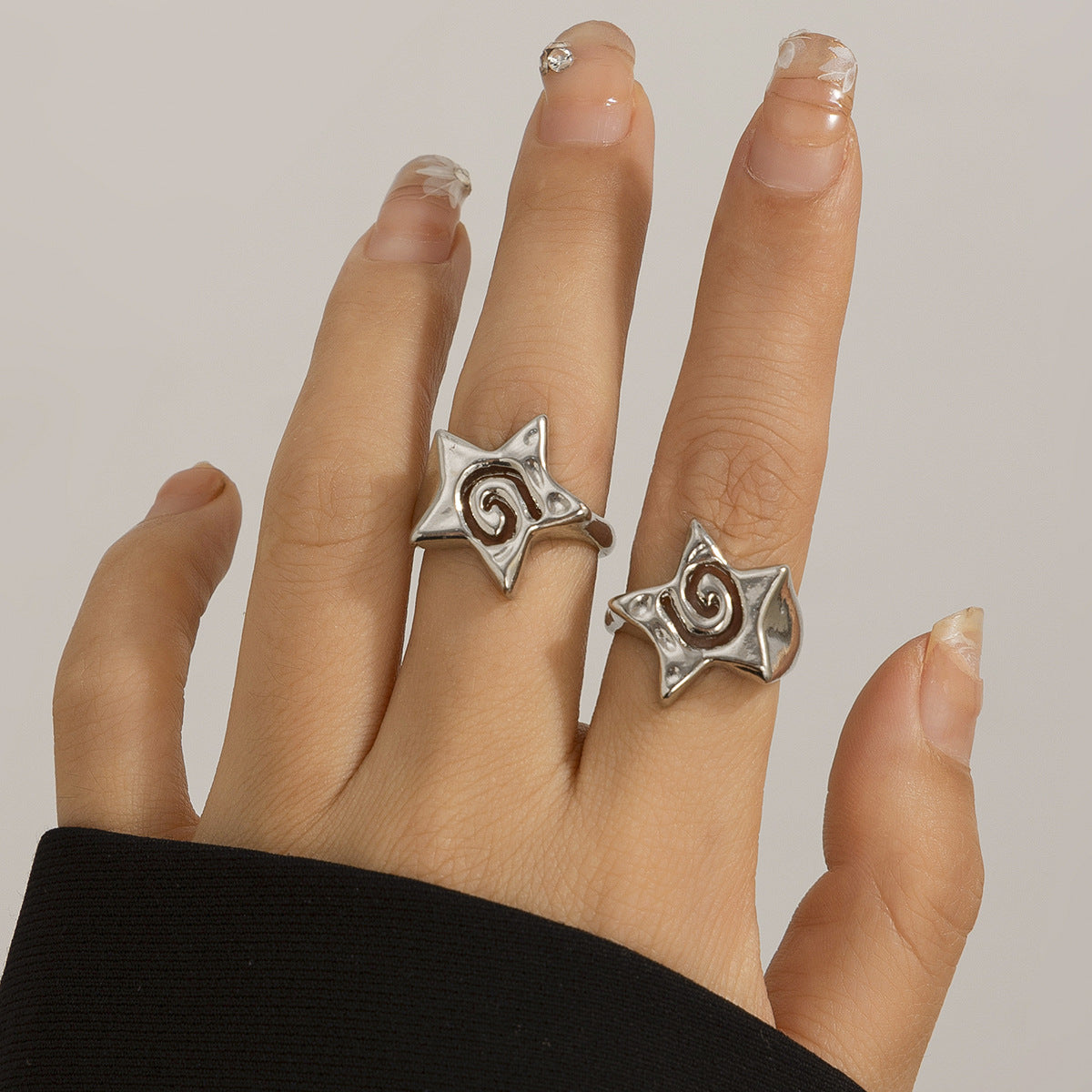 Stars-shaped rings