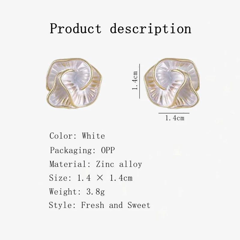 Shell-shaped earrings