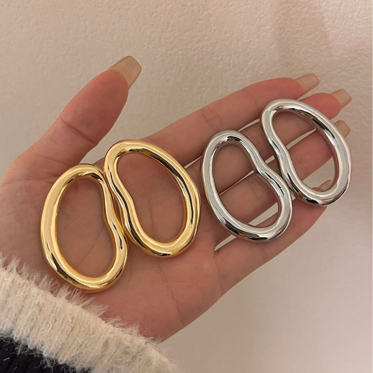 Oval smoth earrings