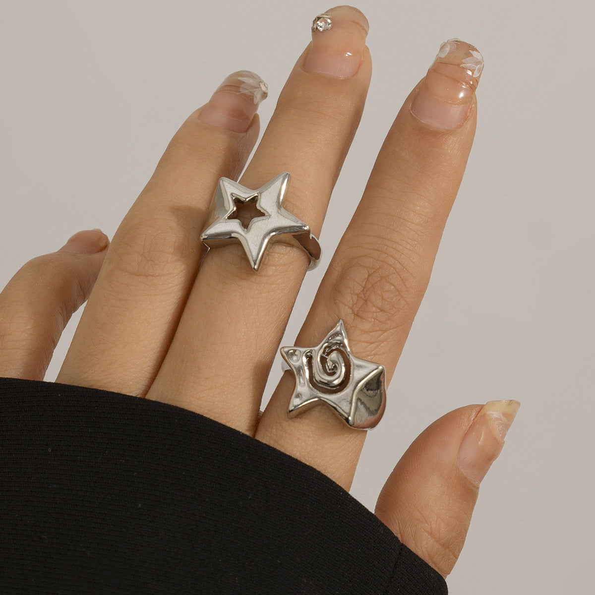 Stars-shaped rings