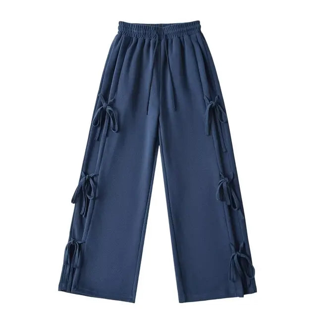 Wide, loose sweatpants with bows