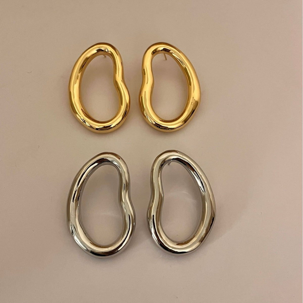 Oval smoth earrings