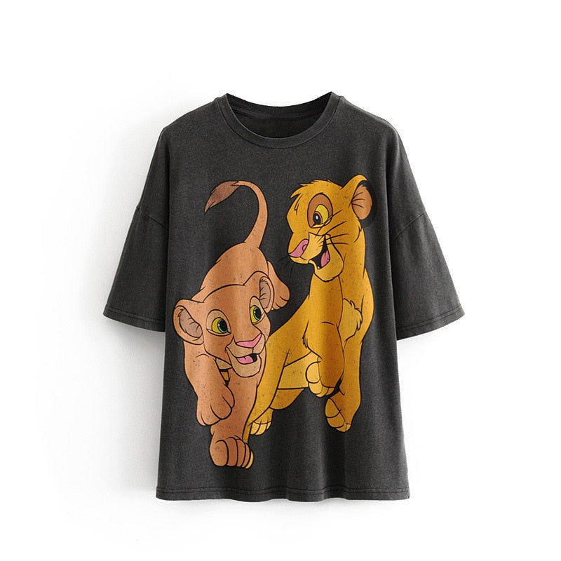 Loose T-shirt with a print from the movie The Lion King