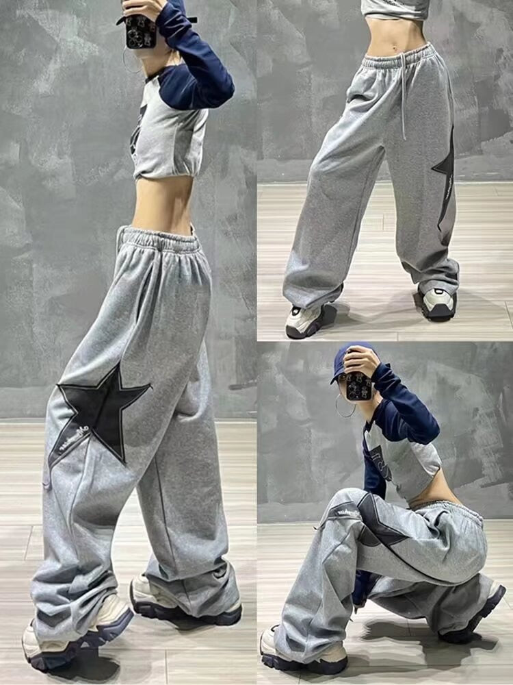 Wide, loose sweatpants with a star print